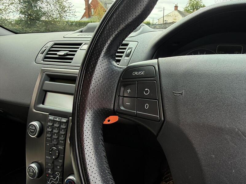 Volvo V50 R-design 2.0 5dr Auto Petrol - U2211