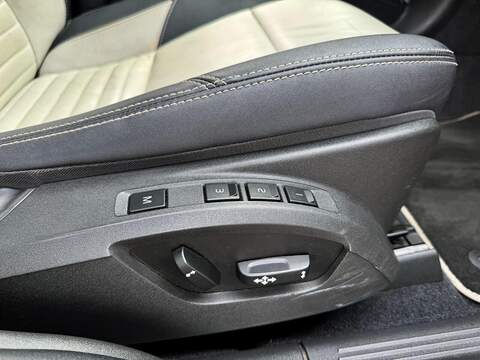 Volvo V50 R-design 2.0 5dr Auto Petrol - U2211