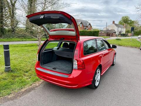 Volvo V50 R-design 2.0 5dr Auto Petrol - U2211