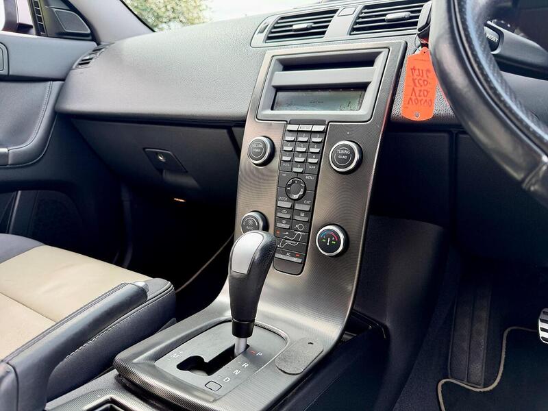 Volvo V50 R-design 2.0 5dr Auto Petrol - U2211