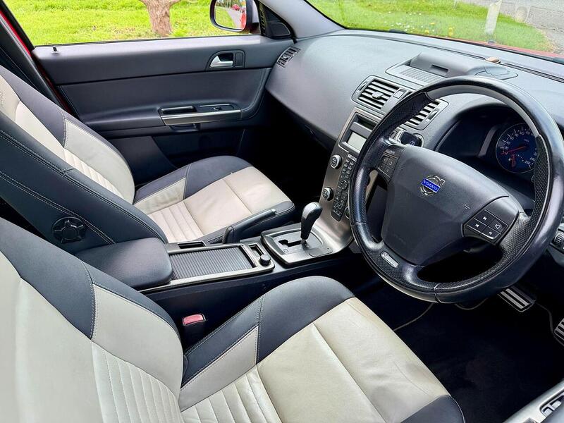 Volvo V50 R-design 2.0 5dr Auto Petrol - U2211