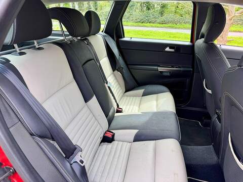 Volvo V50 R-design 2.0 5dr Auto Petrol - U2211