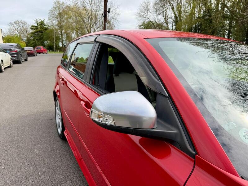 Volvo V50 R-design 2.0 5dr Auto Petrol - U2211