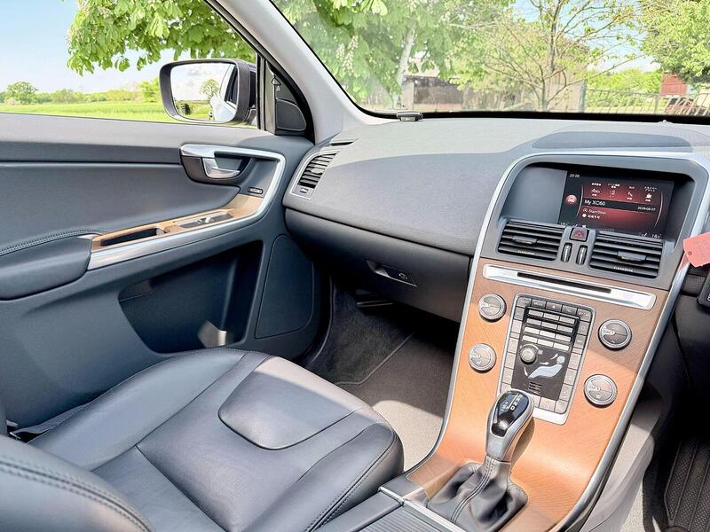 Volvo XC60 2.0 T5 Se Lux Nav AWD Petrol Auto - U2212