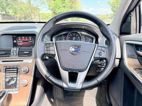 Volvo XC60 2.0 T5 Se Lux Nav AWD Petrol Auto - U2212