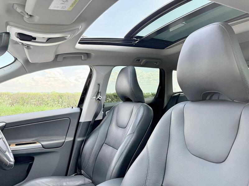 Volvo XC60 2.0 T5 Se Lux Nav AWD Petrol Auto - U2212