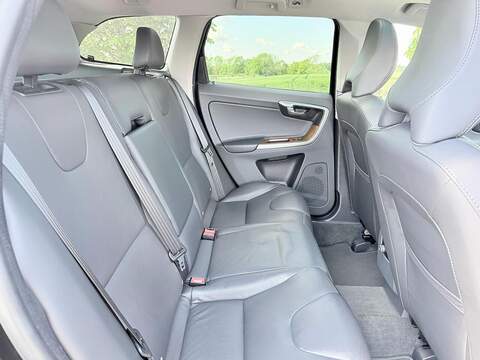 Volvo XC60 2.0 T5 Se Lux Nav AWD Petrol Auto - U2212