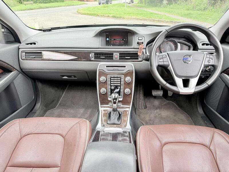 Volvo XC70 T5 SE 2.0 Automatic Petrol - U2213