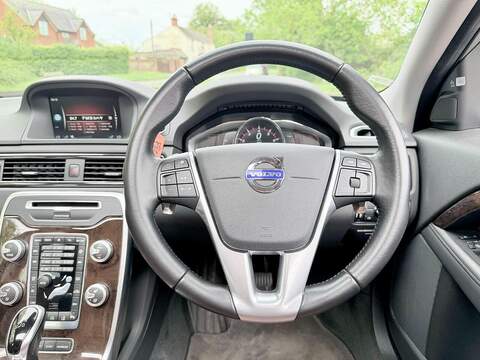 Volvo XC70 T5 SE 2.0 Automatic Petrol - U2213
