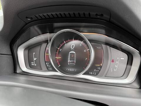 Volvo XC70 T5 SE 2.0 Automatic Petrol - U2213