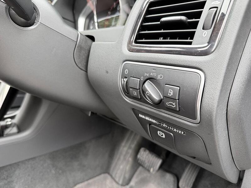 Volvo XC70 T5 SE 2.0 Automatic Petrol - U2213