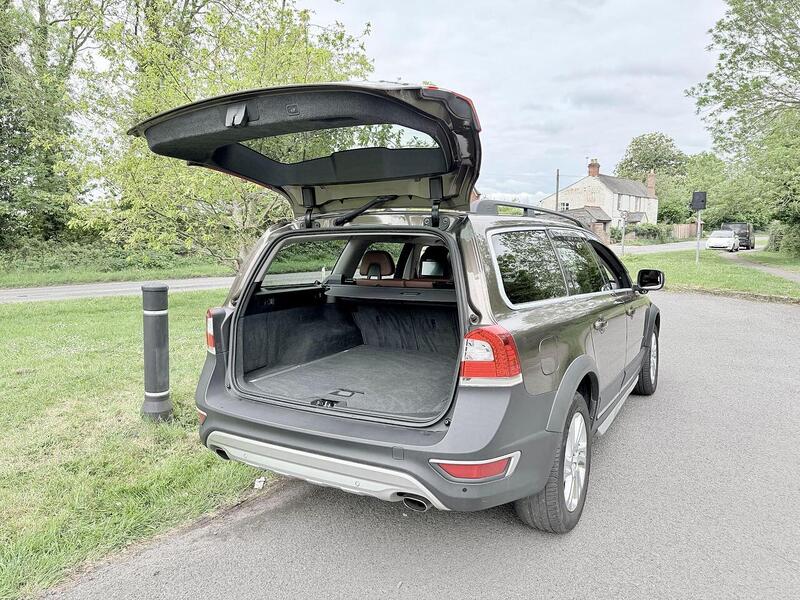 Volvo XC70 T5 SE 2.0 Automatic Petrol - U2213