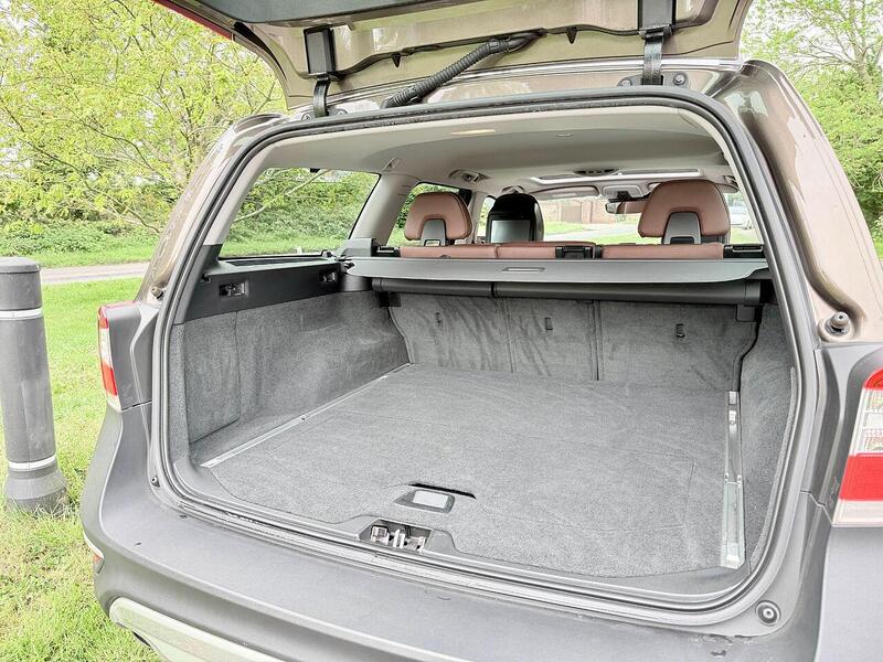 Volvo XC70 T5 SE 2.0 Automatic Petrol - U2213