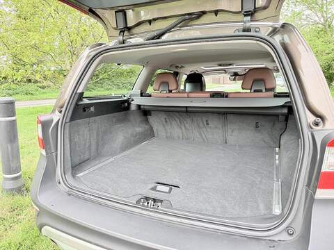 Volvo XC70 T5 SE 2.0 Automatic Petrol - U2213