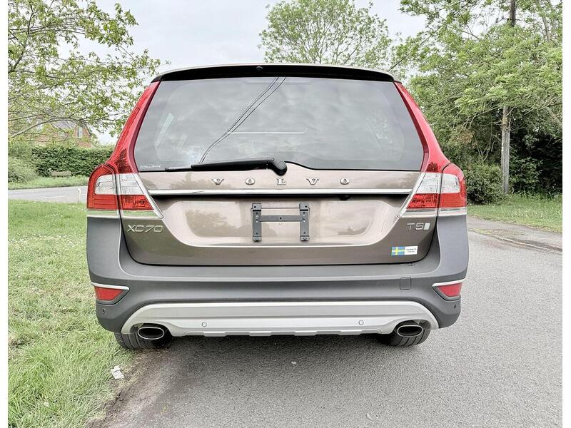 Volvo XC70 T5 SE 2.0 Automatic Petrol - U2213