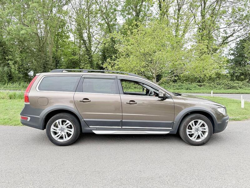 Volvo XC70 T5 SE 2.0 Automatic Petrol - U2213