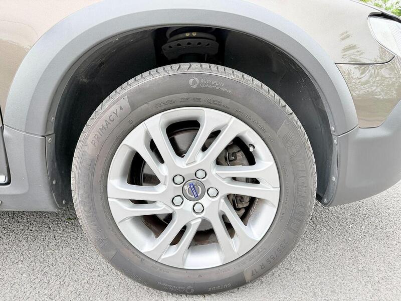 Volvo XC70 T5 SE 2.0 Automatic Petrol - U2213