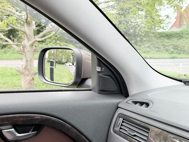 Volvo XC70 T5 SE 2.0 Automatic Petrol - U2213