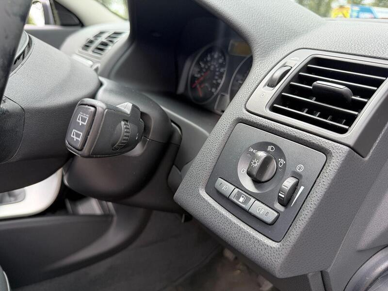 Volvo C30 1.6D DRIVe SE Lux Sports Coupe 3dr Diesel Manual Euro 4 (109 ps) - U2222