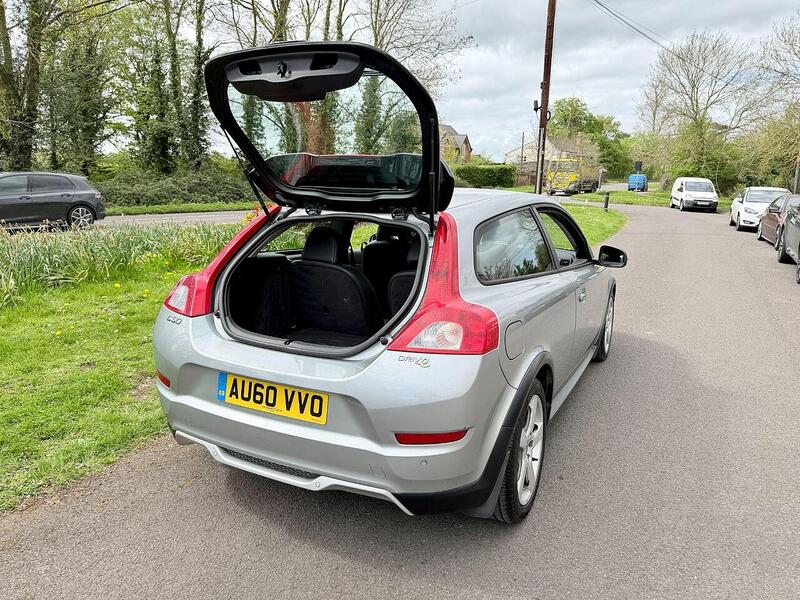Volvo C30 1.6D DRIVe SE Lux Sports Coupe 3dr Diesel Manual Euro 4 (109 ps) - U2222