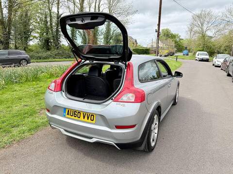 Volvo C30 1.6D DRIVe SE Lux Sports Coupe 3dr Diesel Manual Euro 4 (109 ps) - U2222