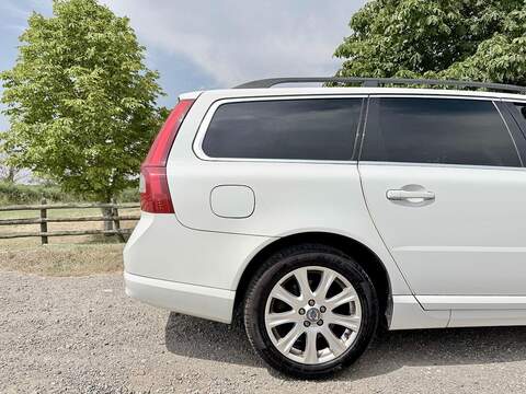 Volvo V70 Se 2.5 5dr Estate Automatic Petrol - U2226