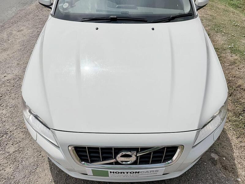 Volvo V70 Se 2.5 5dr Estate Automatic Petrol - U2226