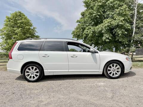 Volvo V70 Se 2.5 5dr Estate Automatic Petrol - U2226