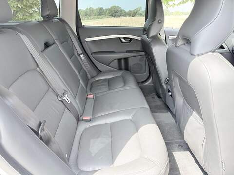 Volvo V70 Se 2.5 5dr Estate Automatic Petrol - U2226