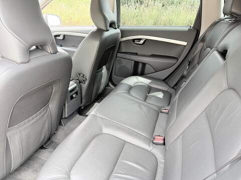 Volvo V70 Se 2.5 5dr Estate Automatic Petrol - U2226