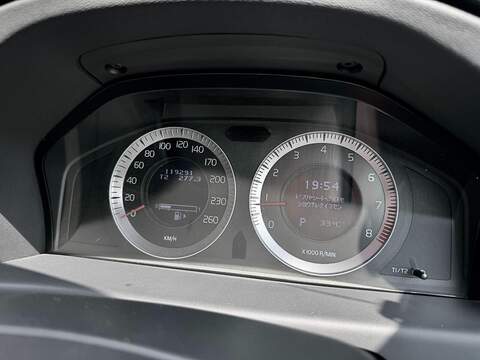 Volvo V70 Se 2.5 5dr Estate Automatic Petrol - U2226