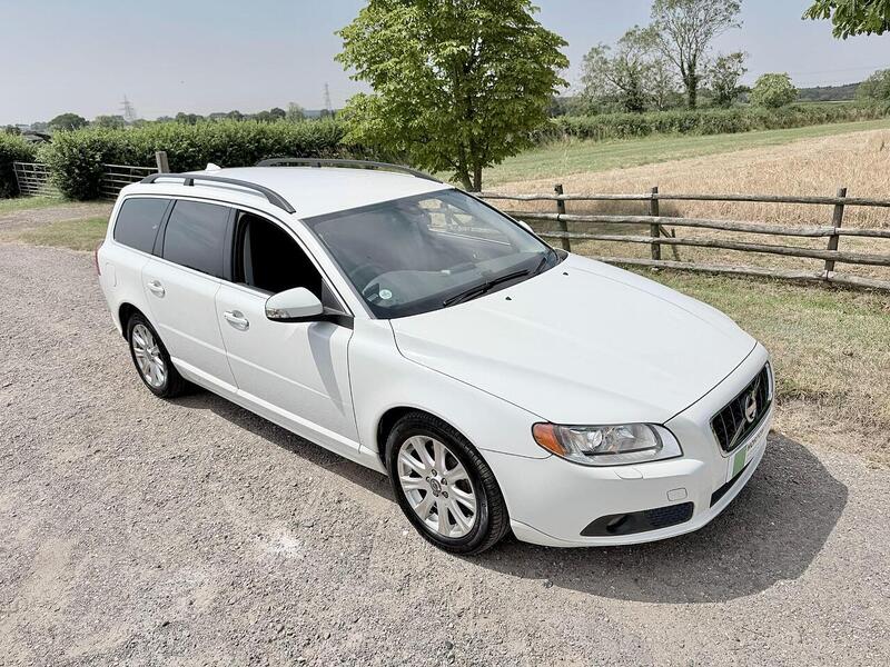 Volvo V70 Se 2.5 5dr Estate Automatic Petrol - U2226