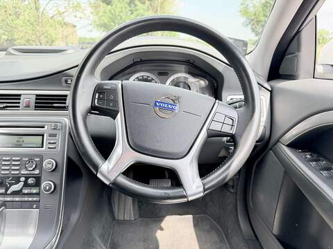 Volvo V70 Se 2.5 5dr Estate Automatic Petrol - U2226