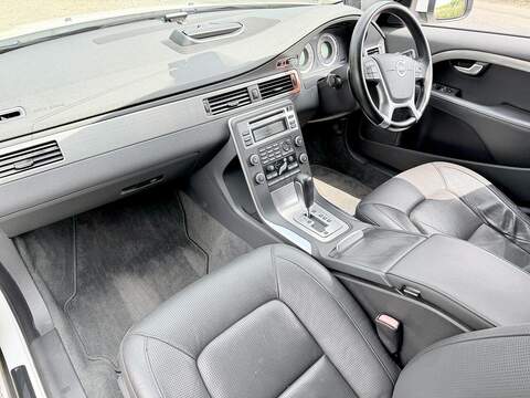 Volvo V70 Se 2.5 5dr Estate Automatic Petrol - U2226