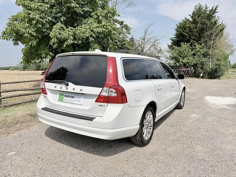 Volvo V70 Se 2.5 5dr Estate Automatic Petrol - U2226