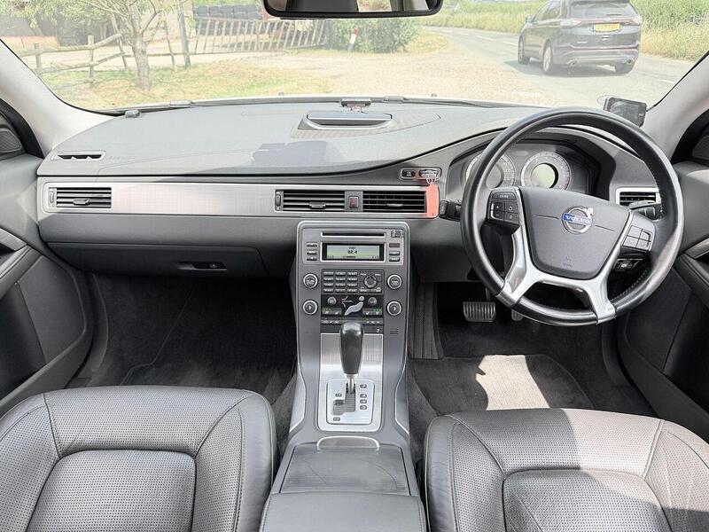 Volvo V70 Se 2.5 5dr Estate Automatic Petrol - U2226