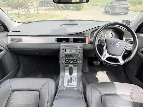 Volvo V70 Se 2.5 5dr Estate Automatic Petrol - U2226