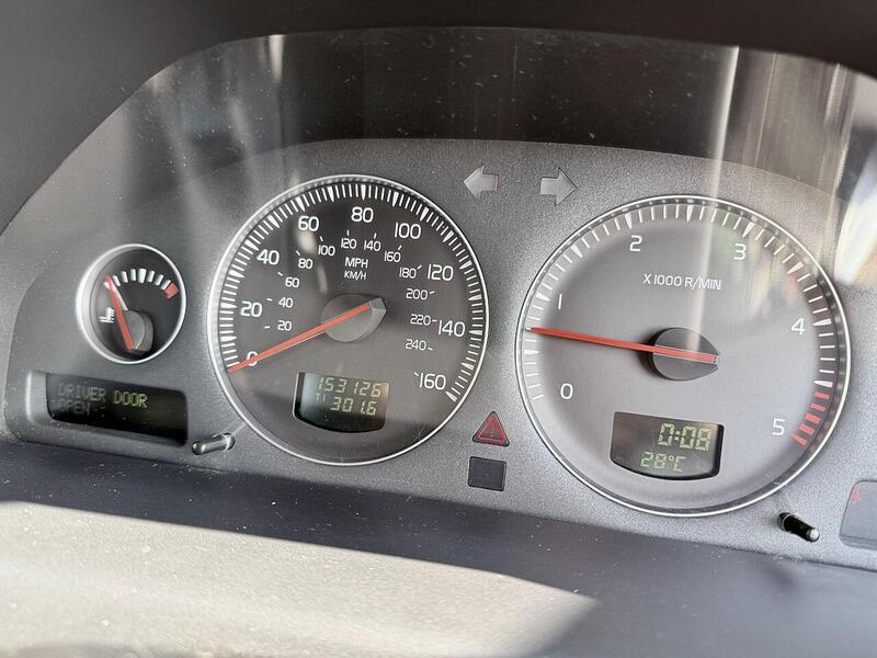 Volvo V70 2.4D SE Estate 5dr Diesel Manual (179 g/km, 163 bhp) - U2227