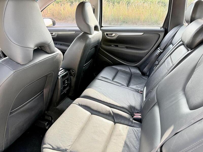 Volvo V70 2.4D SE Estate 5dr Diesel Manual (179 g/km, 163 bhp) - U2227
