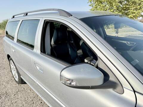 Volvo V70 2.4D SE Estate 5dr Diesel Manual (179 g/km, 163 bhp) - U2227