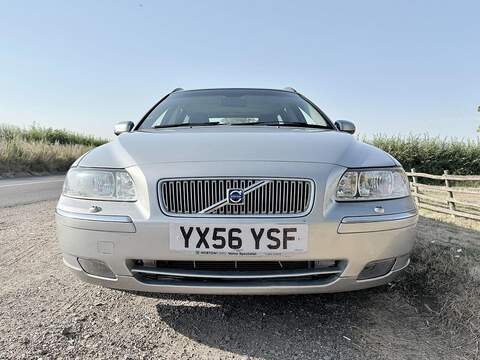 Volvo V70 2.4D SE Estate 5dr Diesel Manual (179 g/km, 163 bhp) - U2227