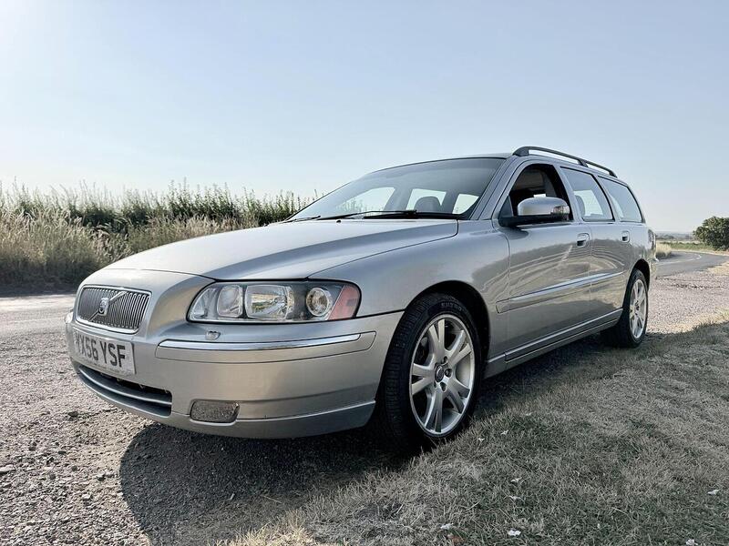 Volvo V70 2.4D SE Estate 5dr Diesel Manual (179 g/km, 163 bhp) - U2227