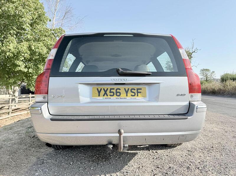 Volvo V70 2.4D SE Estate 5dr Diesel Manual (179 g/km, 163 bhp) - U2227