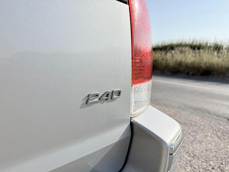 Volvo V70 2.4D SE Estate 5dr Diesel Manual (179 g/km, 163 bhp) - U2227