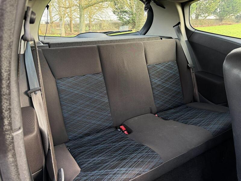 Renault Clio 1.2 16v Extreme Hatchback 3dr Petrol Manual (139 g/km, 75 bhp) - U2233