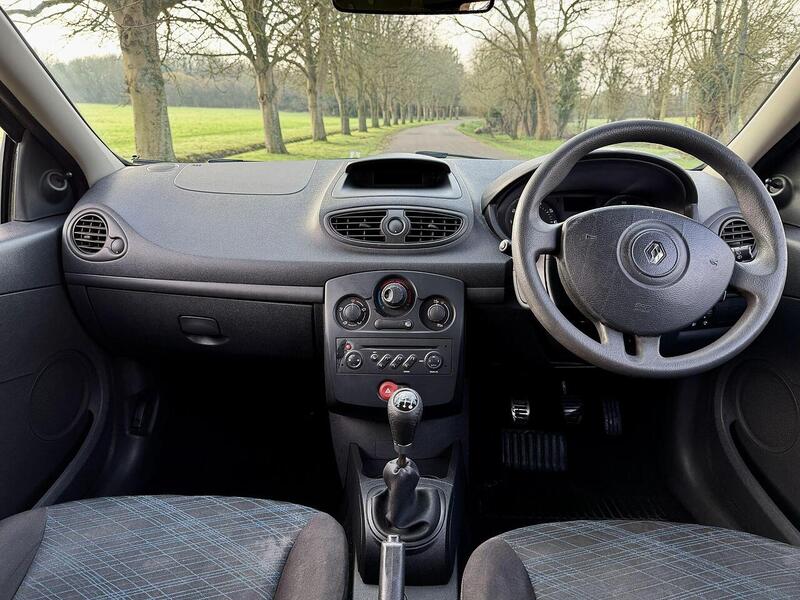 Renault Clio 1.2 16v Extreme Hatchback 3dr Petrol Manual (139 g/km, 75 bhp) - U2233