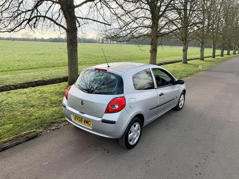 Renault Clio 1.2 16v Extreme Hatchback 3dr Petrol Manual (139 g/km, 75 bhp) - U2233