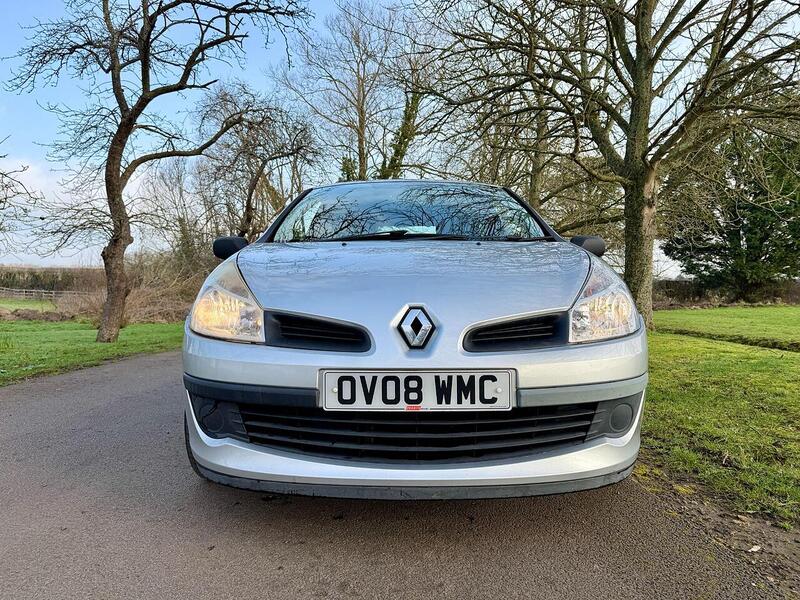 Renault Clio 1.2 16v Extreme Hatchback 3dr Petrol Manual (139 g/km, 75 bhp) - U2233