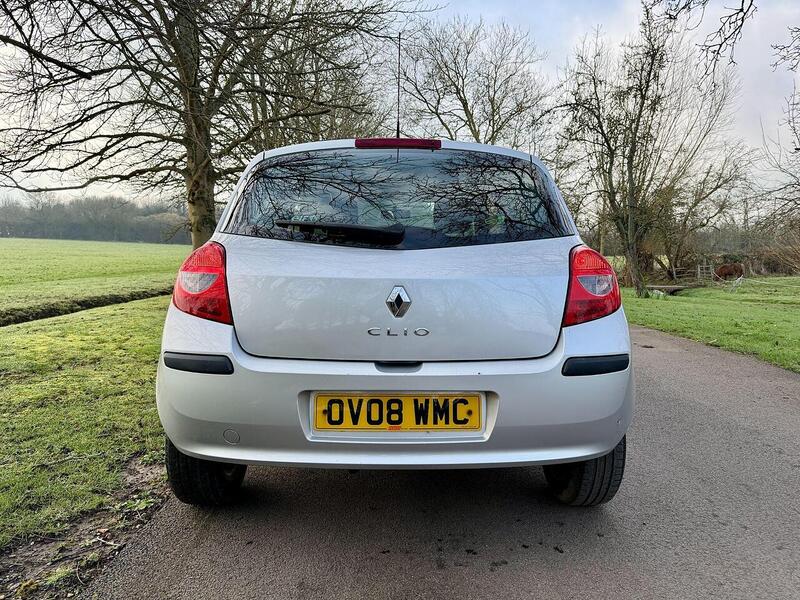 Renault Clio 1.2 16v Extreme Hatchback 3dr Petrol Manual (139 g/km, 75 bhp) - U2233
