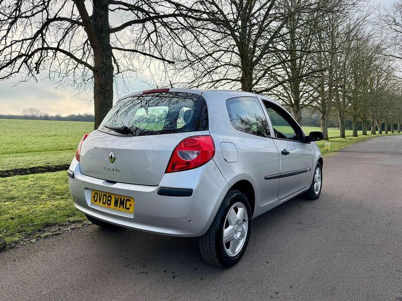 Renault Clio 1.2 16v Extreme Hatchback 3dr Petrol Manual (139 g/km, 75 bhp) - U2233
